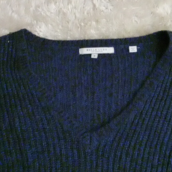 Women's V Neck Sweater, Size M - Picture 2 of 4